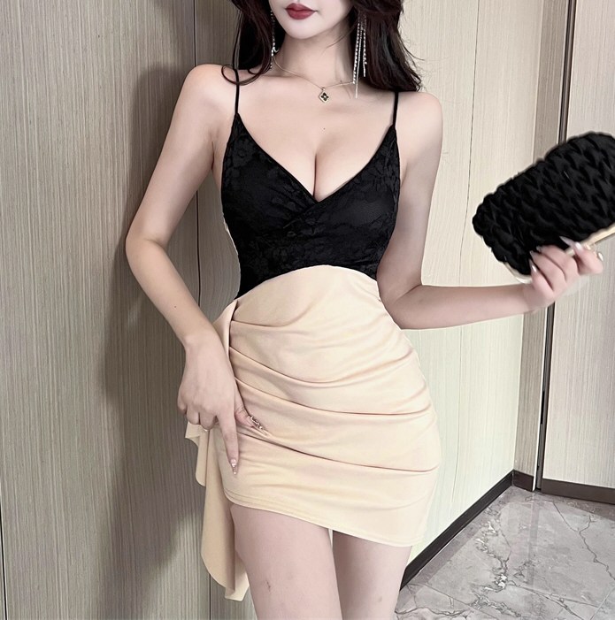 丰腴少女性感包臀裙图集