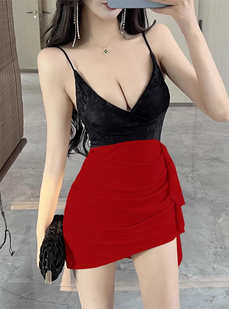 丰腴少女性感包臀裙图集