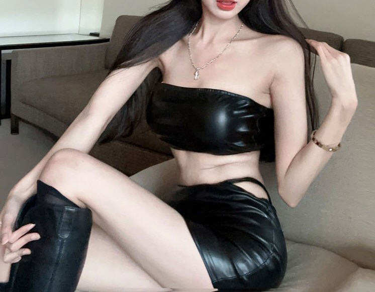 靓丽尤物情趣包臀裙写真