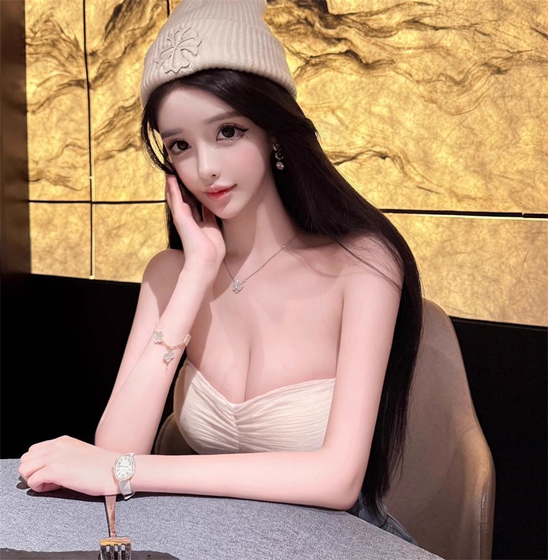 美貌嫩模情趣连衣裙照片