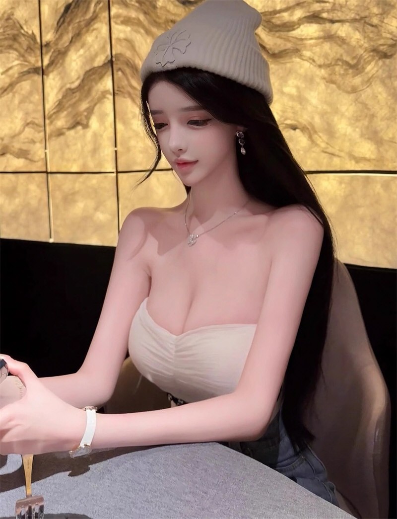 美貌嫩模情趣连衣裙照片