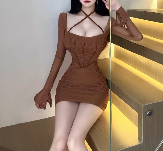 丰满美人情趣连衣裙图集