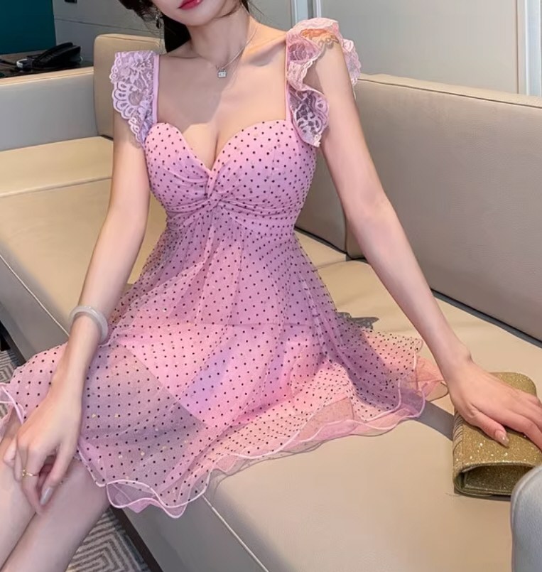 丰满美女情趣连衣裙套图