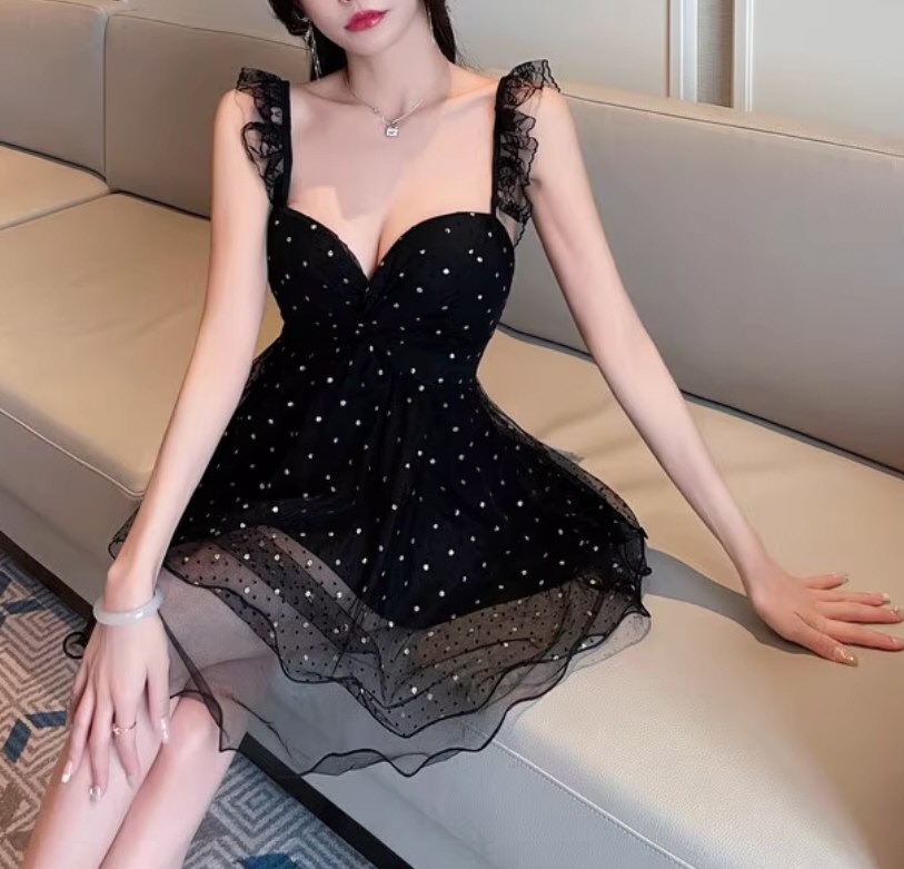 丰满美女情趣连衣裙套图