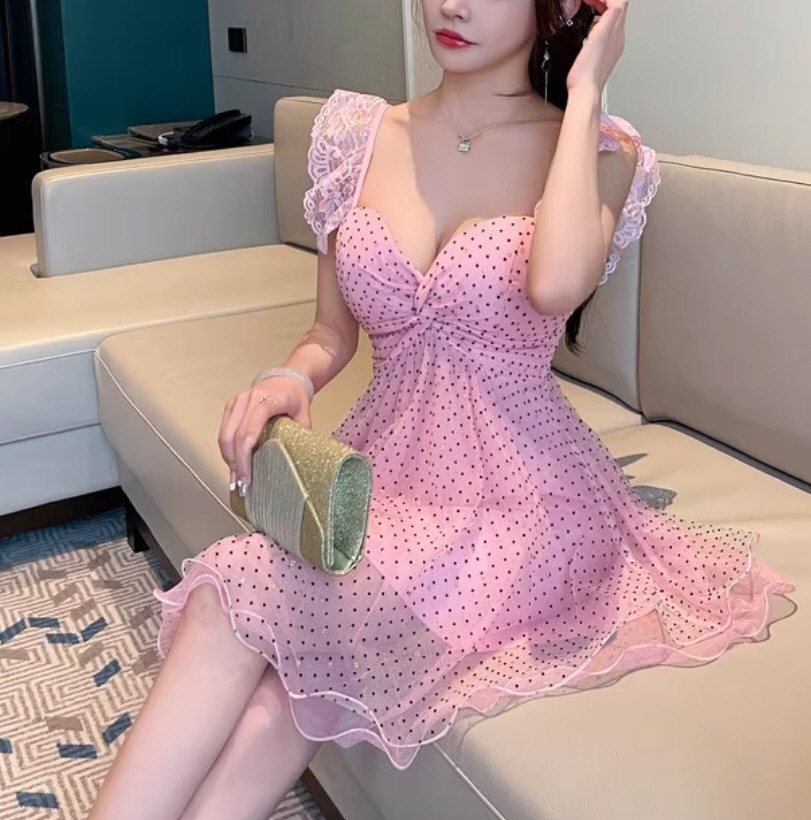 丰满美女情趣连衣裙套图