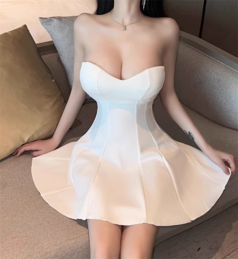 诱人美女情趣连衣裙图集