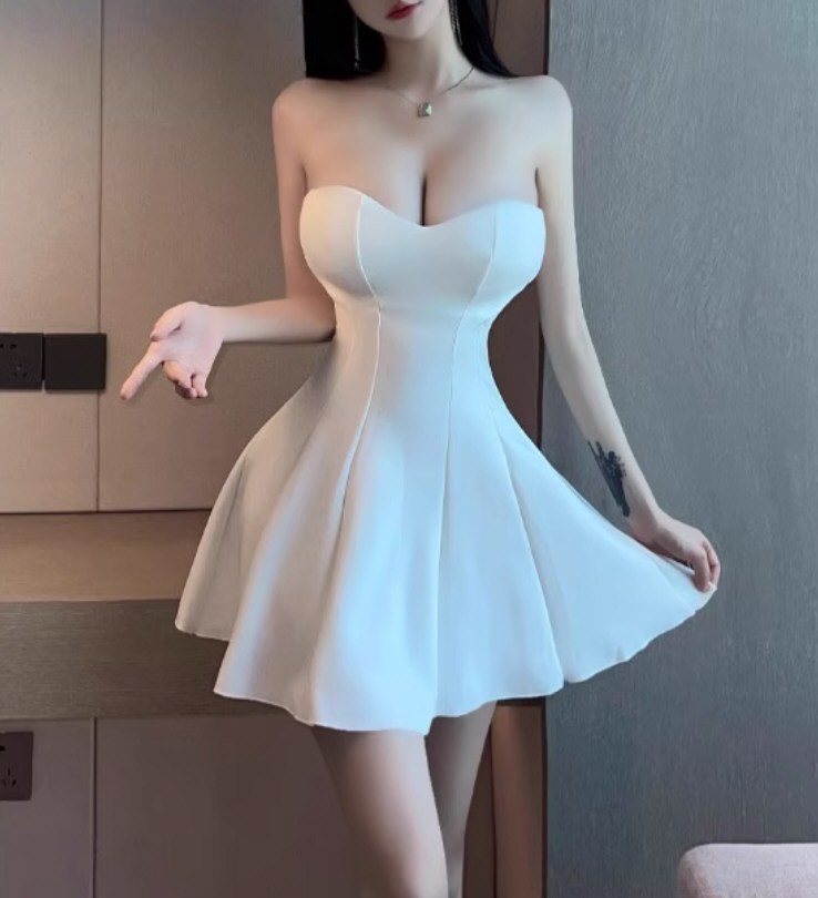 诱人美女情趣连衣裙图集