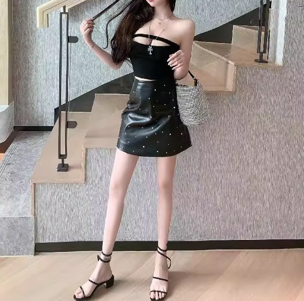 白嫩美人性感上衣相册精选