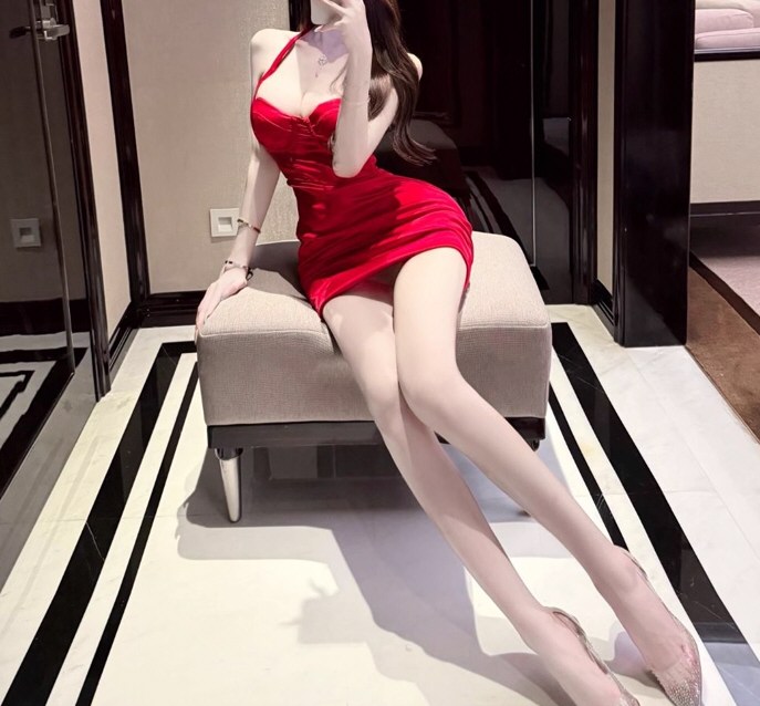 妖艳嫩模情趣连衣裙套图