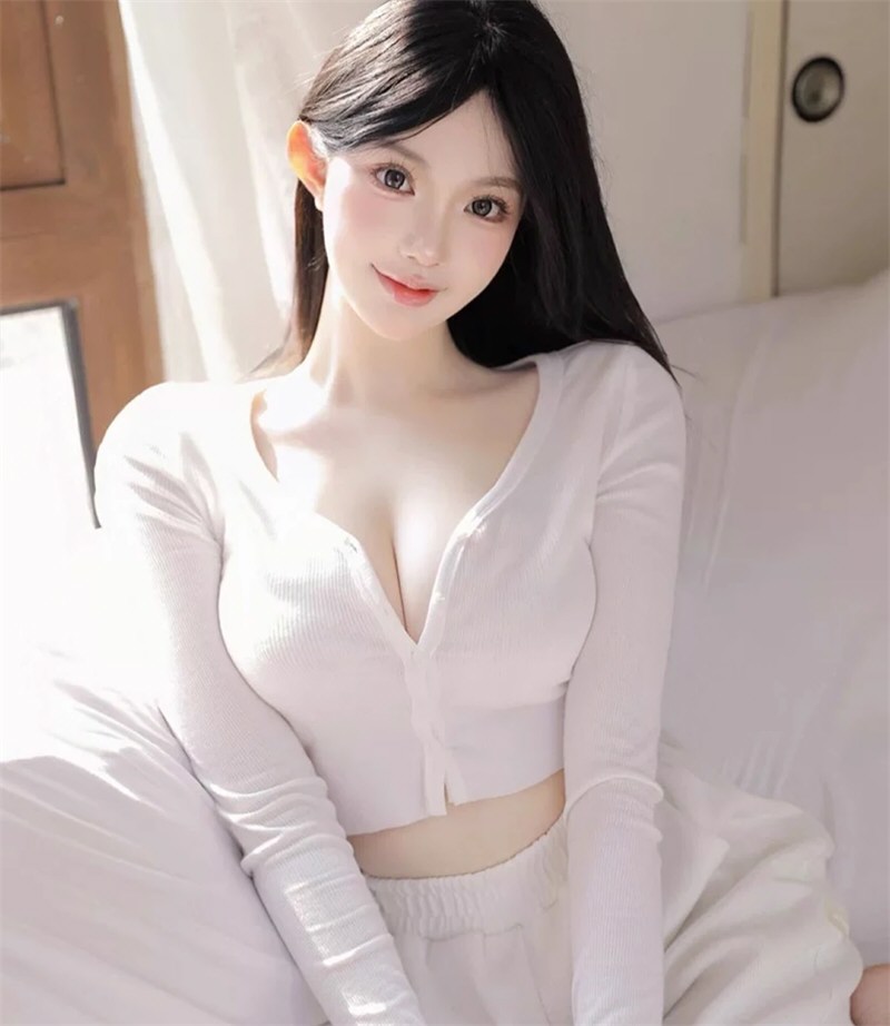 丰腴模特情趣连衣裙私拍