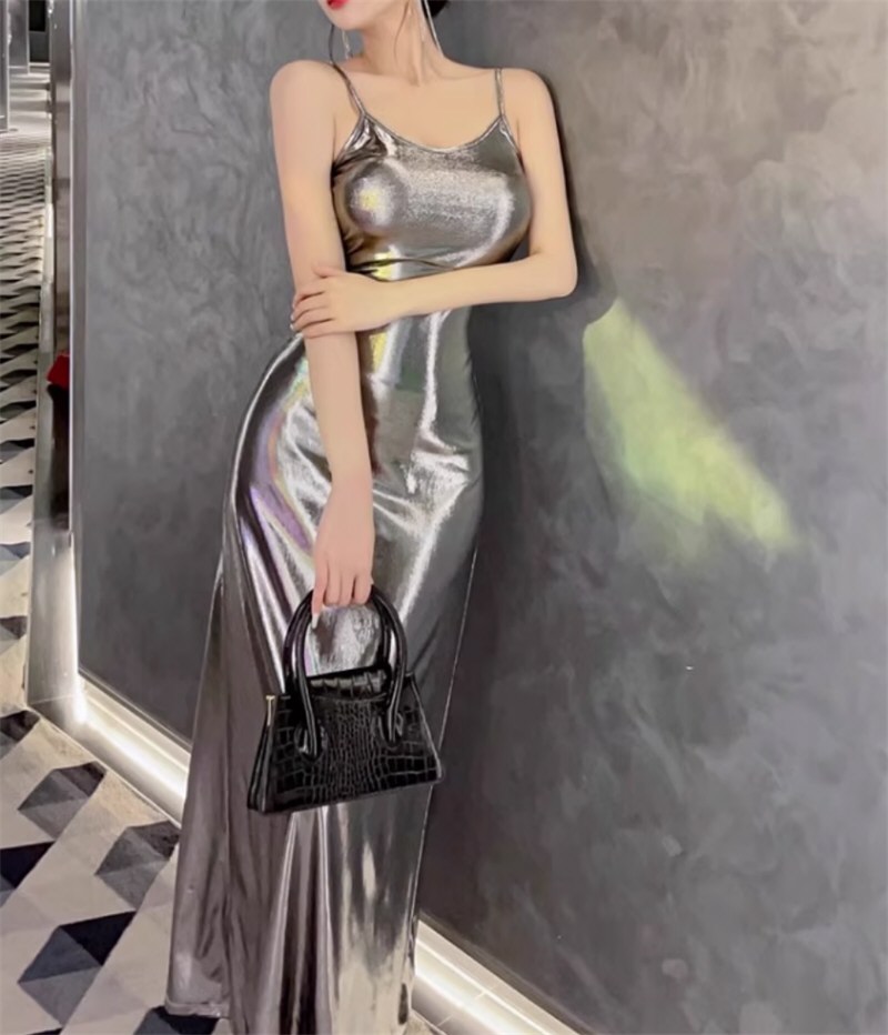 漂亮嫩模情趣连衣裙照片