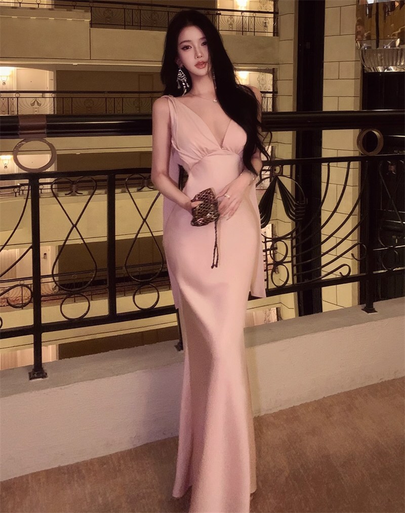 靓丽女神情趣连衣裙照全集