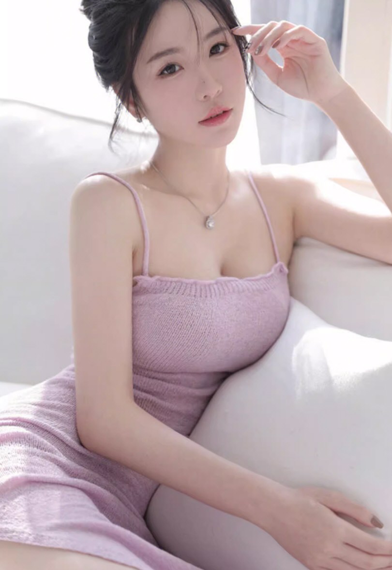 靓丽美女吊带连衣裙套图