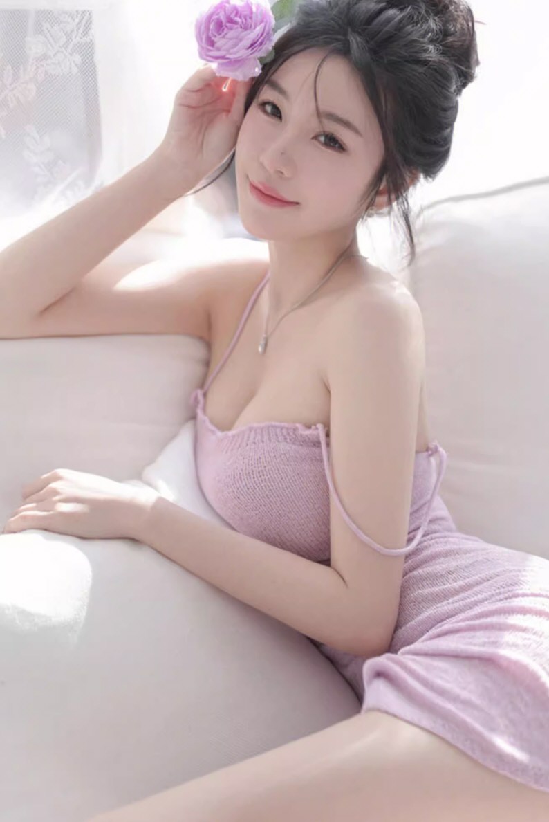 靓丽美女吊带连衣裙套图