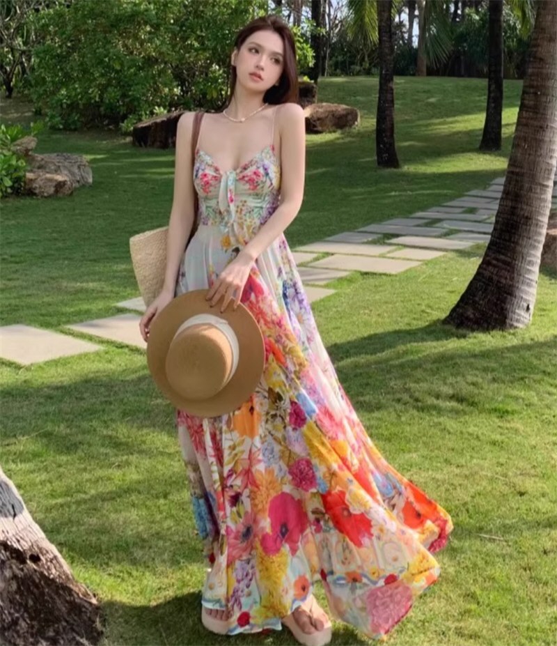 白嫩美女情趣连衣裙写真