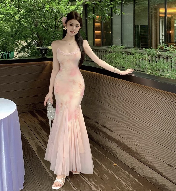 漂亮女神情趣连衣裙照全集
