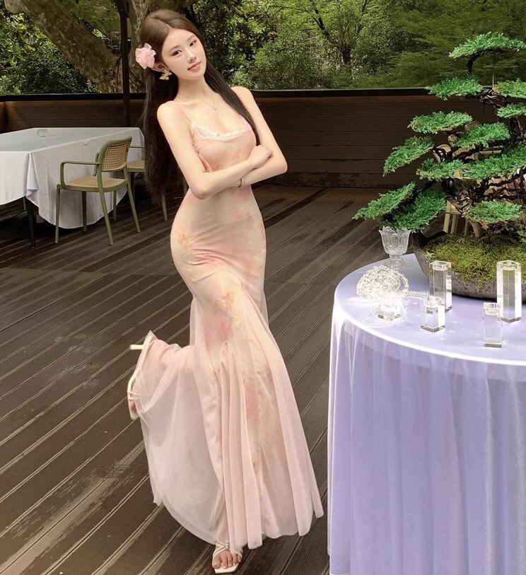 漂亮女神情趣连衣裙照全集