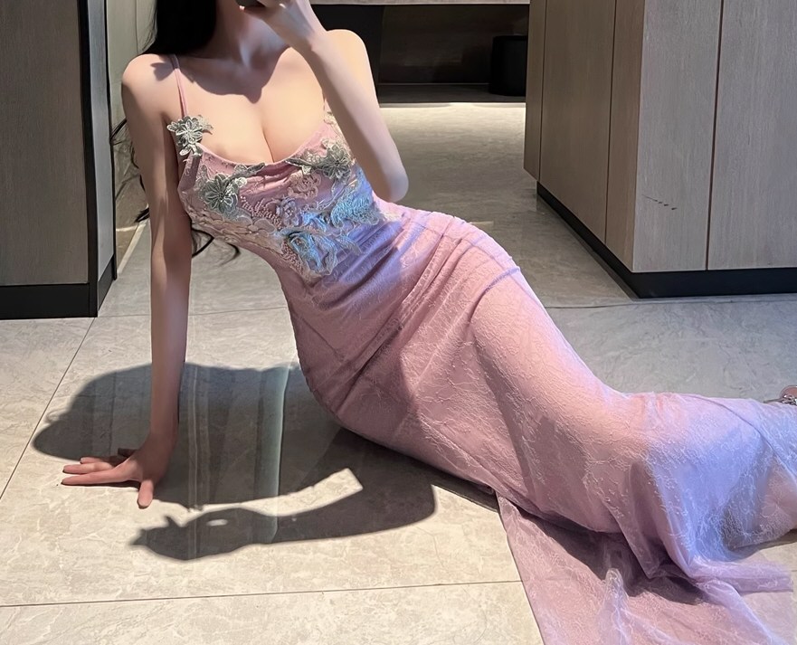 美丽御姐情趣连衣裙秀原图
