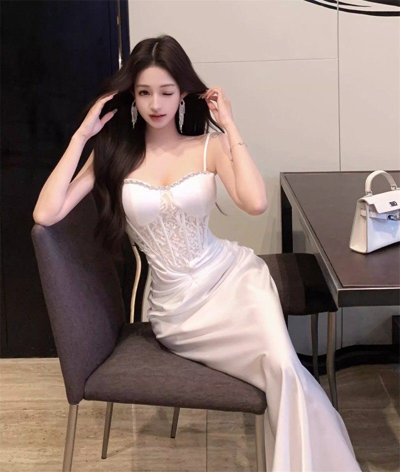 妖艳网红情趣连衣裙写真