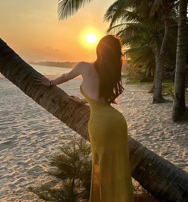 美丽模特性感连衣裙图片专辑