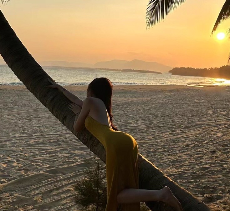 美丽模特性感连衣裙图片专辑