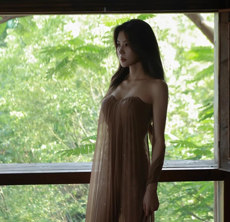 妖艳美女性感连衣裙相册精选