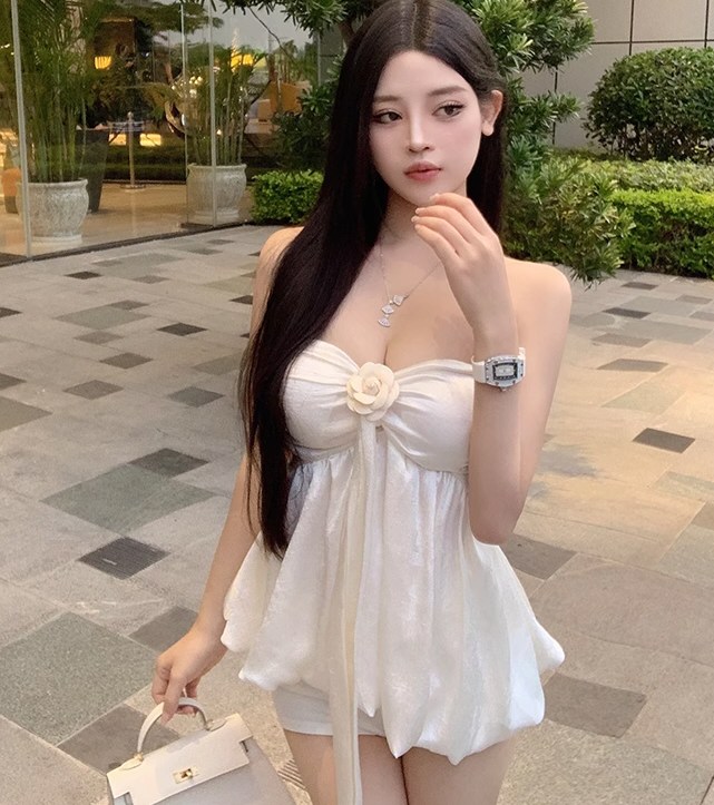 靓丽网红情趣连衣裙写真