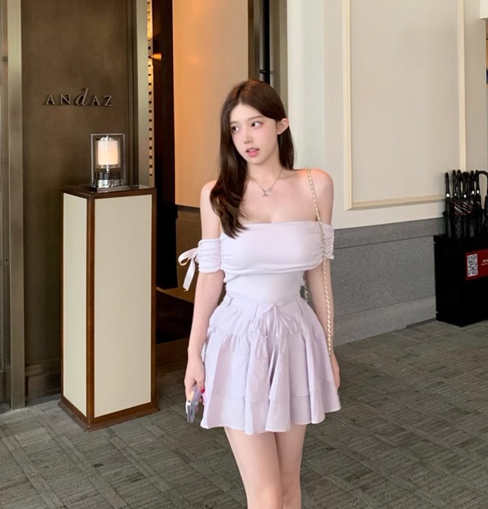 丰腴嫩模情趣连衣裙写真