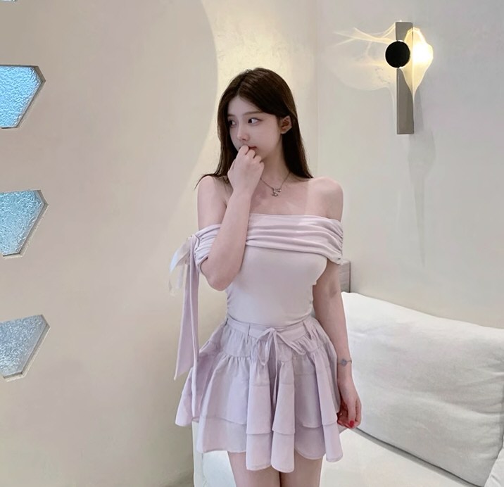 丰腴嫩模情趣连衣裙写真