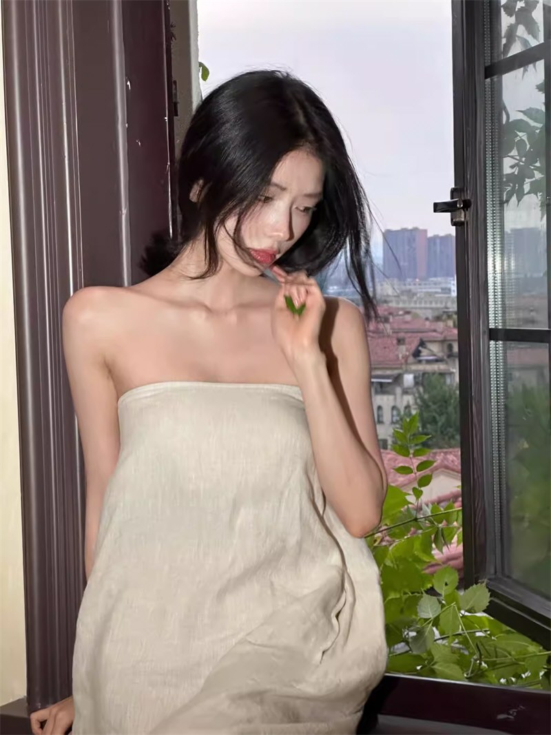 性感嫩模情趣连衣裙套图