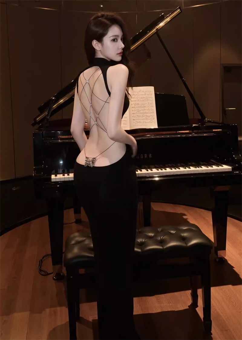 性感嫩模情趣连衣裙套图