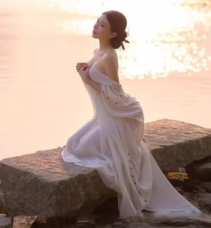 美貌女神情趣连衣裙专辑