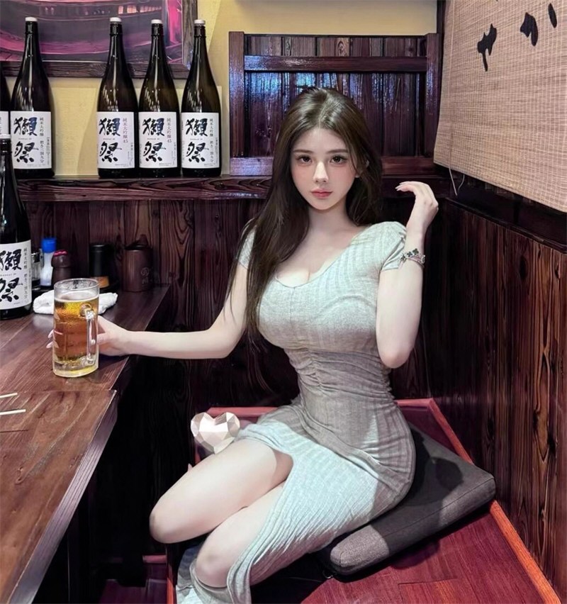 妖艳尤物性感连衣裙图集