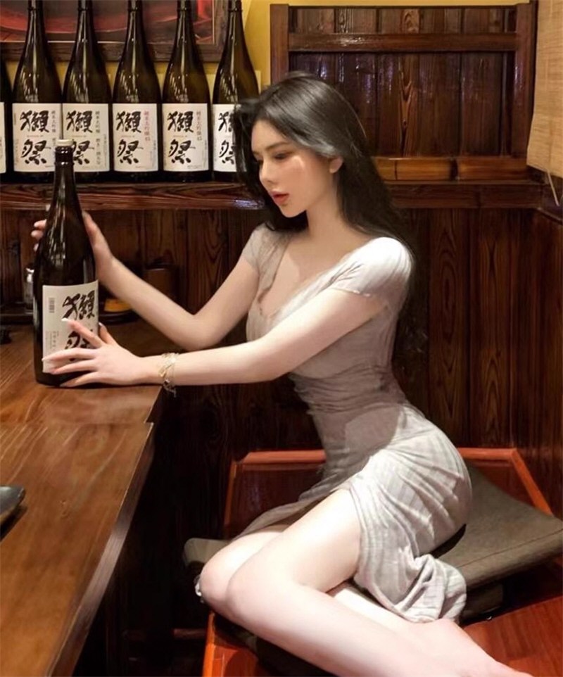 妖艳尤物性感连衣裙图集