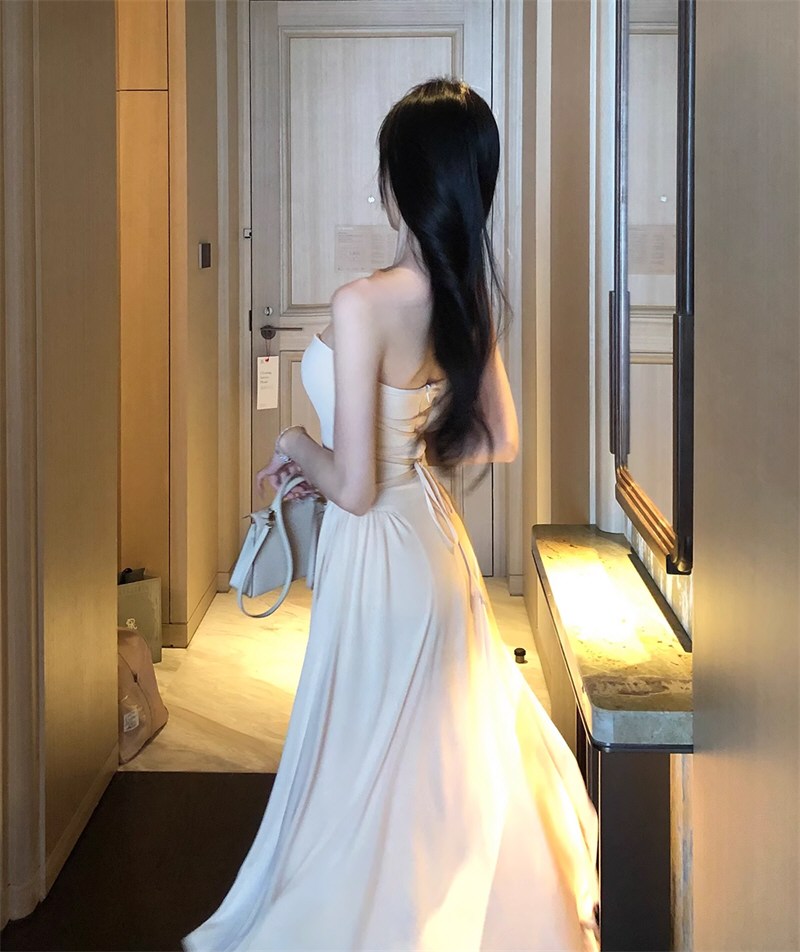 白嫩网红情趣连衣裙照片