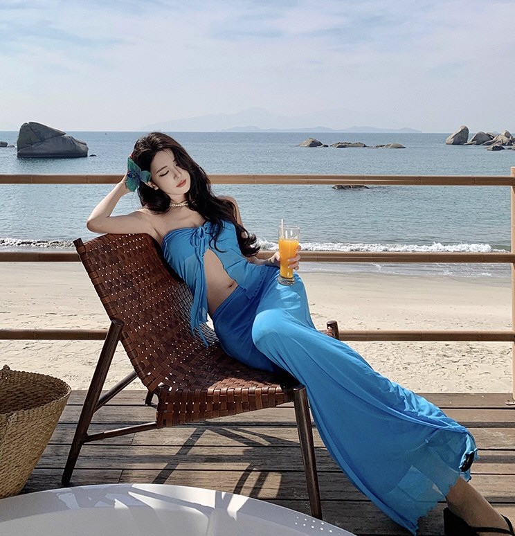 靓丽少女情趣连衣裙照片