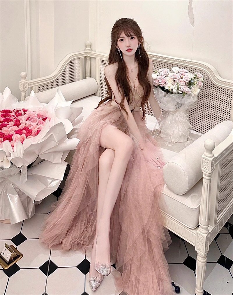 丰满嫩模情趣连衣裙照片精选