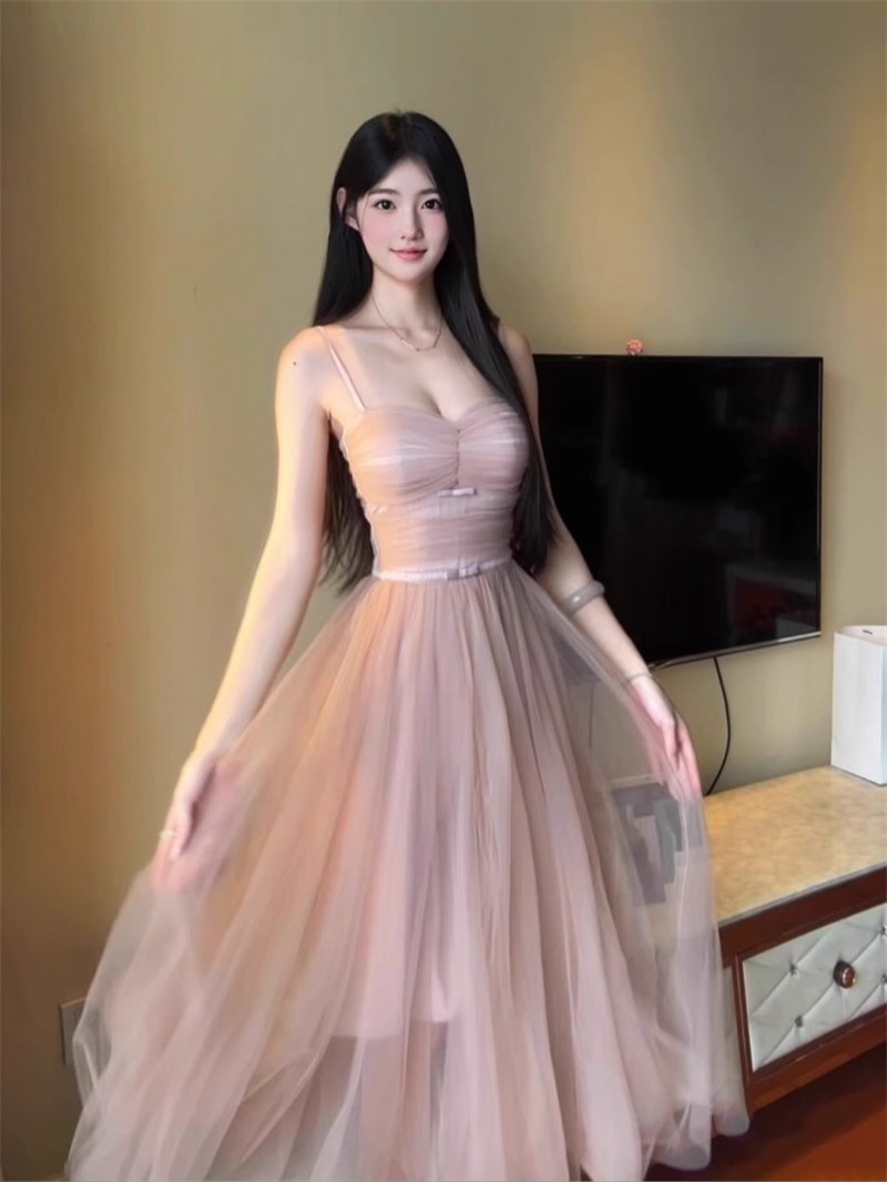 丰满嫩模情趣连衣裙照片精选