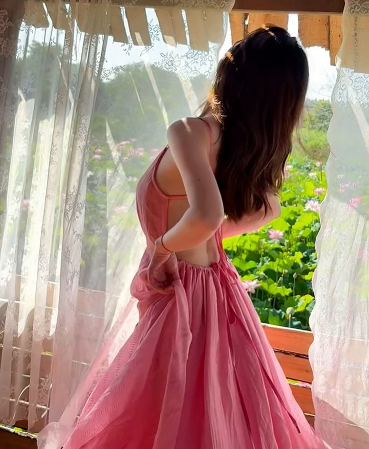 妩媚尤物情趣连衣裙私拍