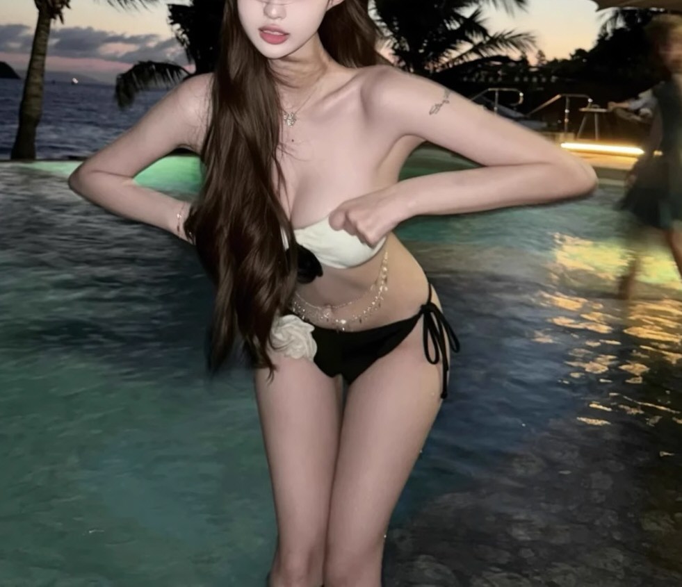 极品网红性感泳装套图