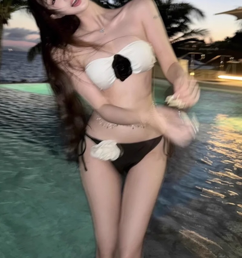 极品网红性感泳装套图