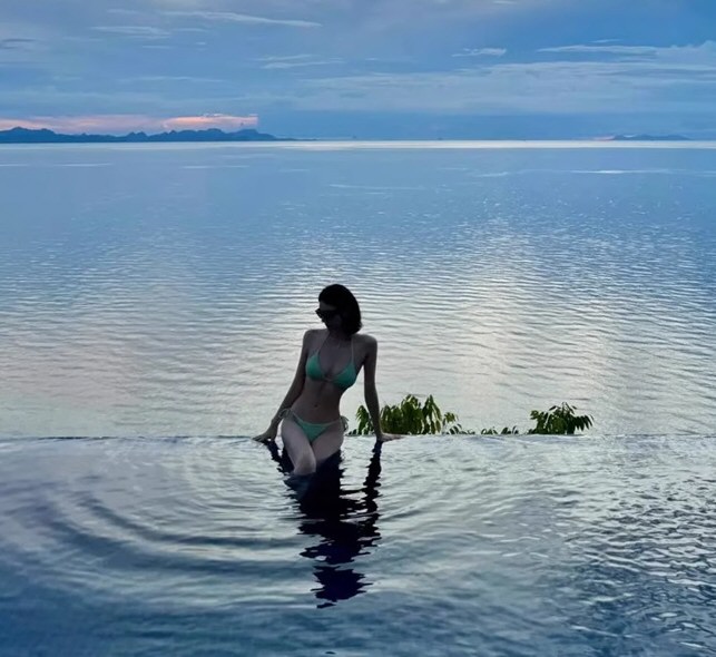 妩媚少女性感比基尼照片