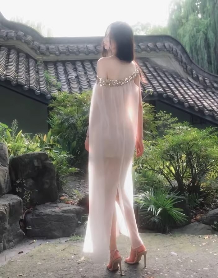 绝色少女性感连衣裙图集