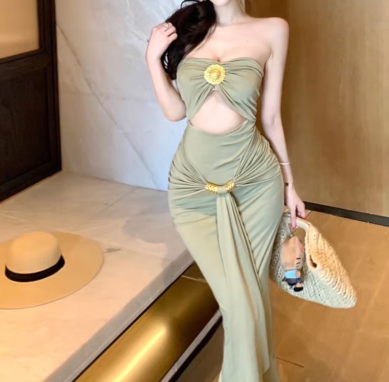 白嫩软妹情趣连衣裙写真