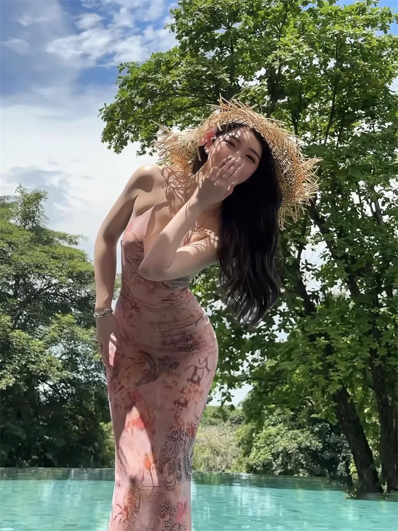 美丽女神性感连衣裙写真