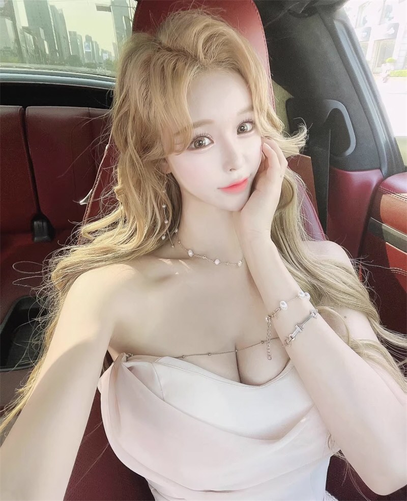 靓丽美女性感连衣裙相册精选