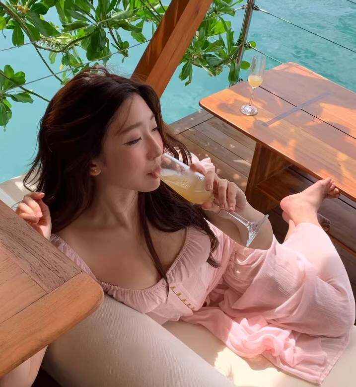 极品模特性感连衣裙专辑