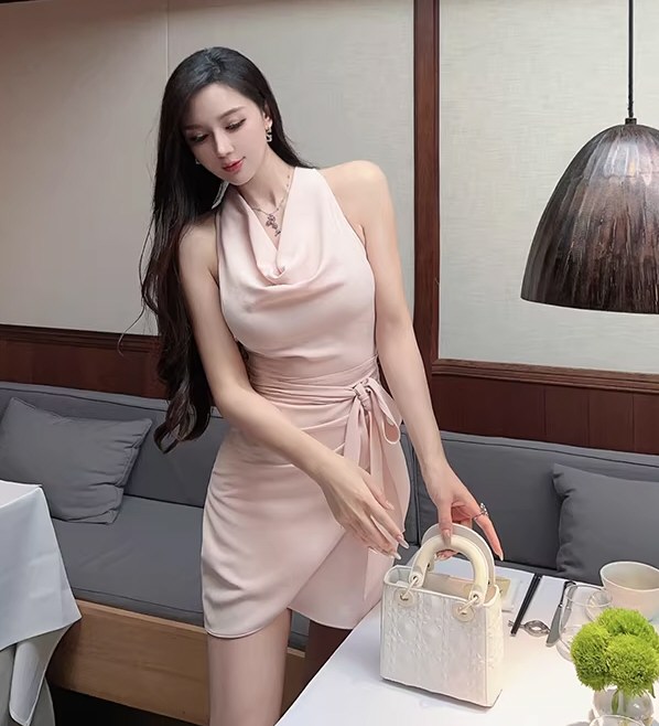 美丽嫩模性感连衣裙图集