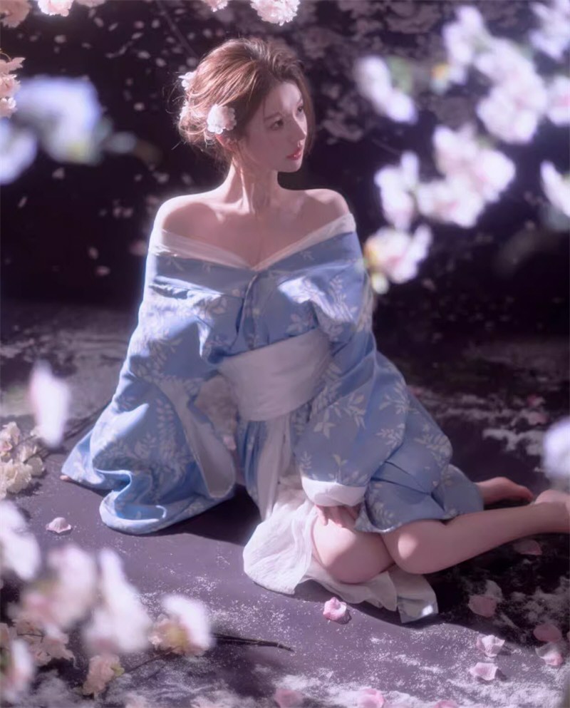 美丽模特性感连衣裙照片福利