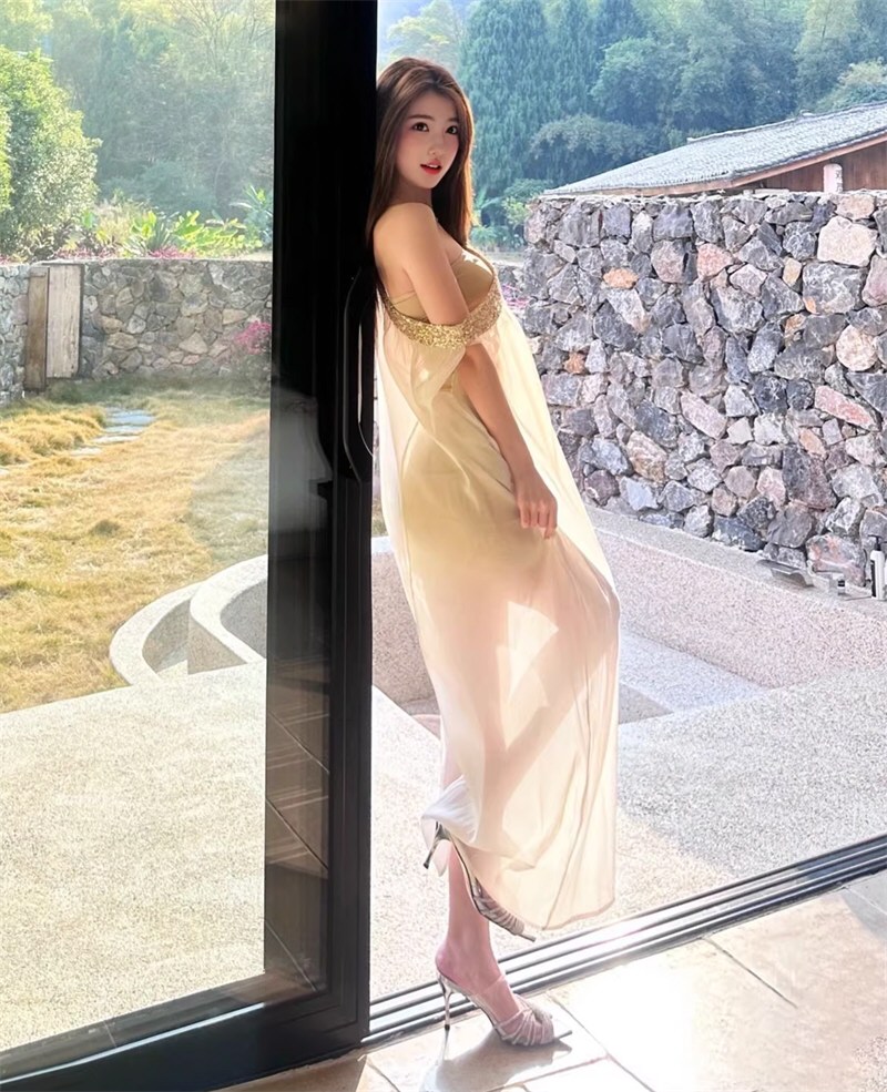 美貌模特性感连衣裙照片精选